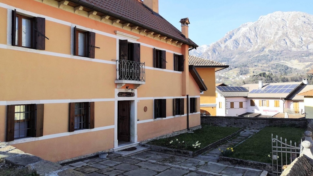 Chies House | Charming Alpine Retreat for 9