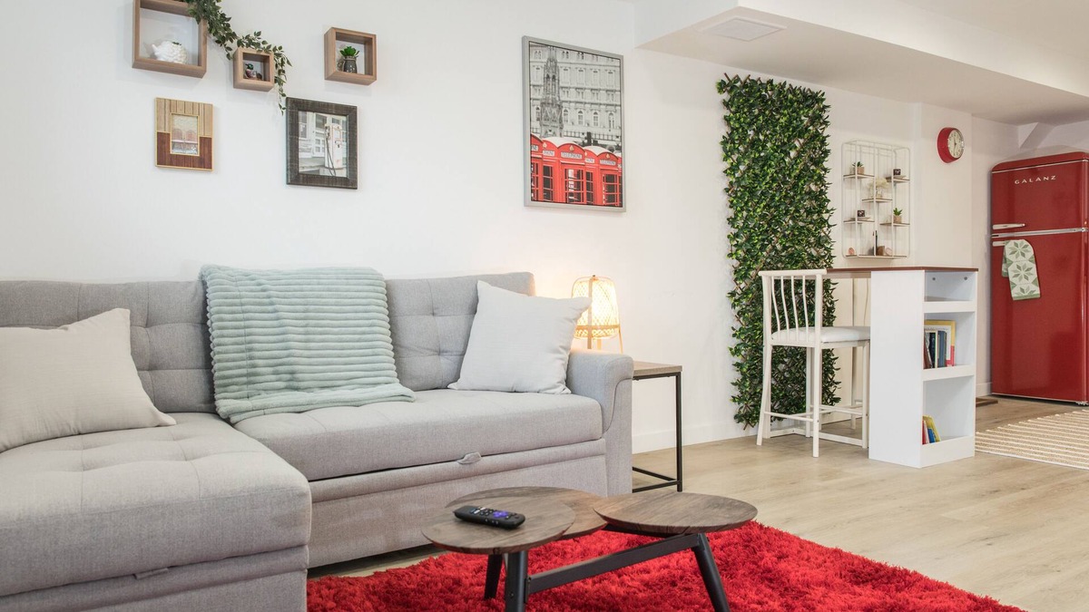 Sudbury House | Charming and Cozy Basement Suite in the Minnow Lake area