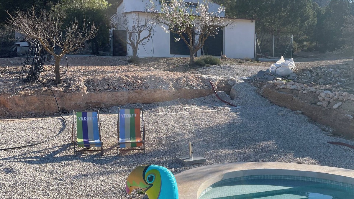 Caudete House | Charming and cozy country house in Caudete with amazing swimming pool.