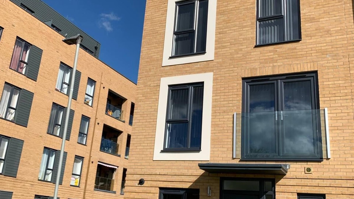 South Ockendon House | Charming and Spacious 4-bedroom building in South Ockendon 30 minutes to London