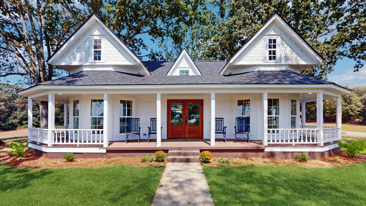 Cleveland House | Charming and spacious country home with mountain views