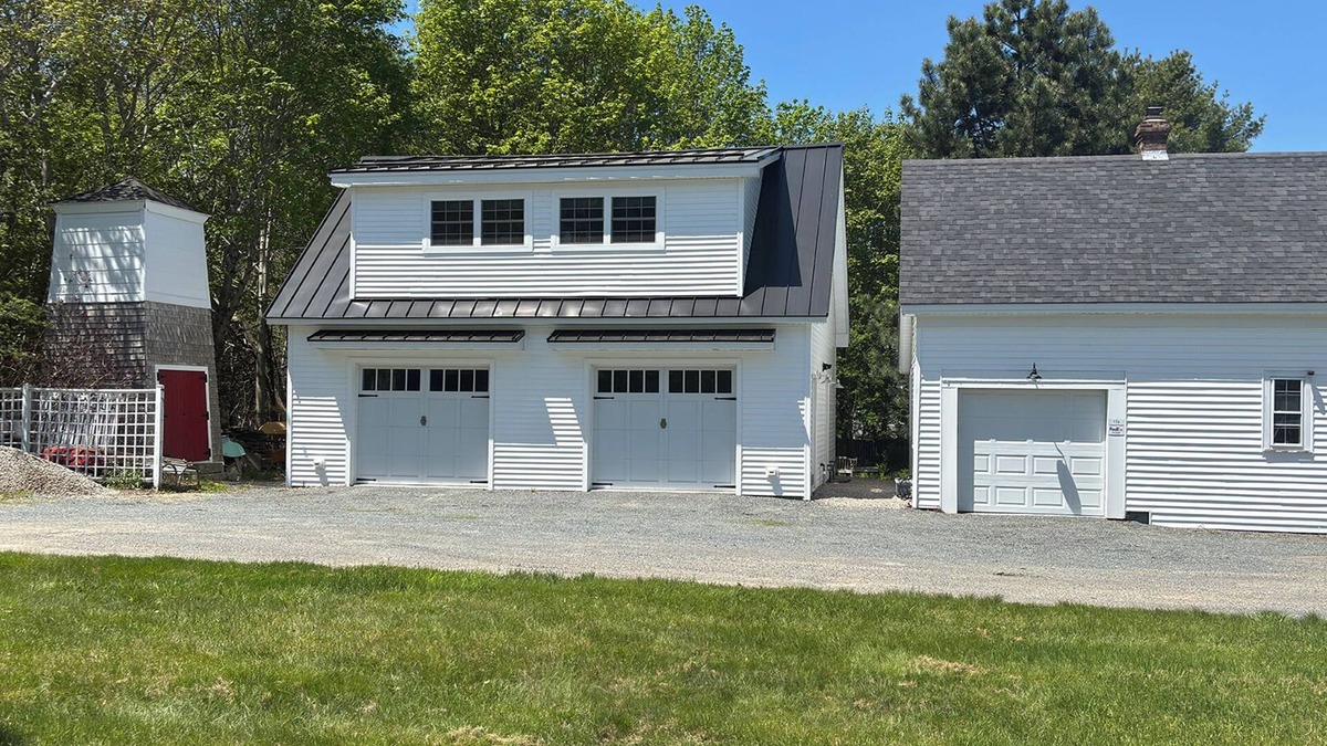 Manset Apartment | Charming apartment for two in Southwest Harbor. King bed, AC, well-equipped.