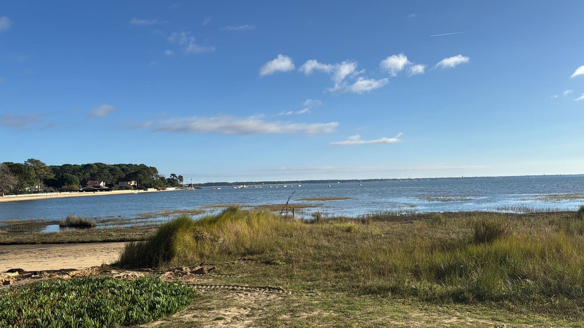 Claouey Apartment | Charming apartment with exceptional view of the Bay of Arcachon