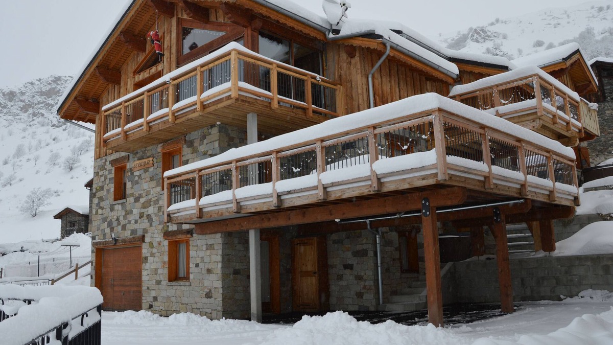 Le Bettaix Apartment | Charming apartment in a mountain chalet near the slopes, Jacuzzi