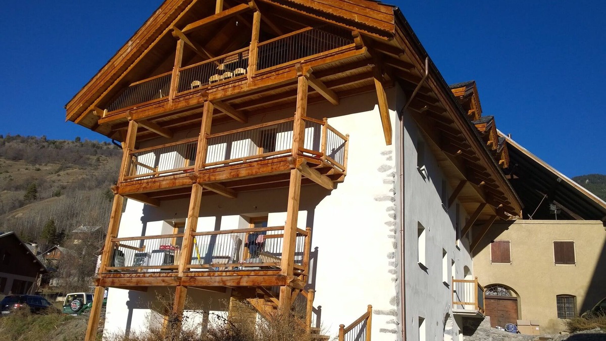 Saint-Chaffrey Apartment | CHARMING apartment with BALCONY, CHARMING, restored with GOUT
