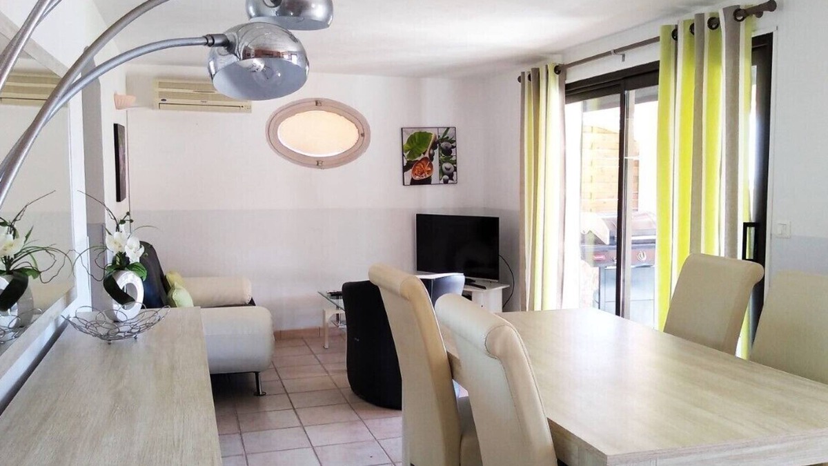 Antheor Apartment | Charming apartment next to the sea and the beach