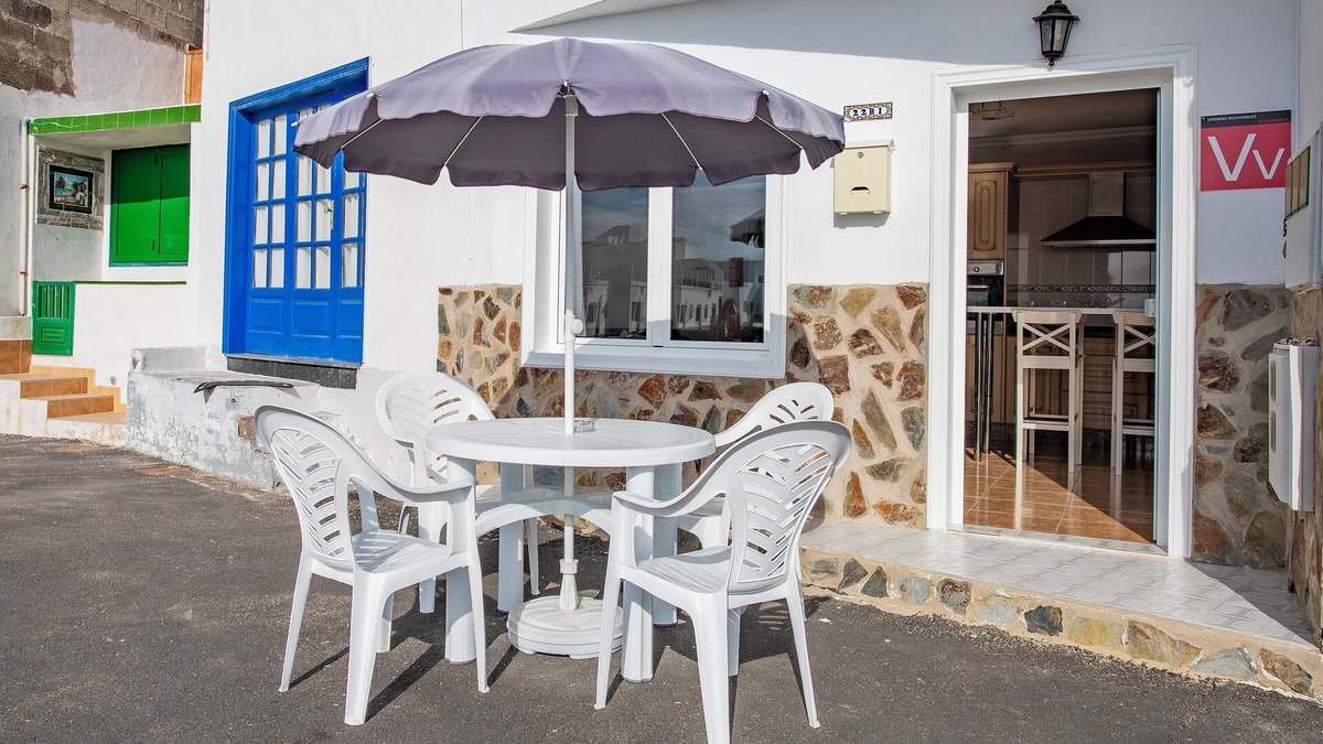 Orzola Apartment | Charming Apartment Directly On Seaside Close to Caletón Blanco with Wi-Fi