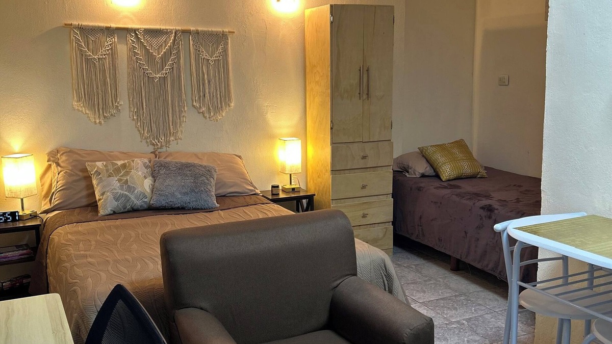 Guadalupe House | Charming apartment house in wonderful Monterrey - independent entrance BBVA