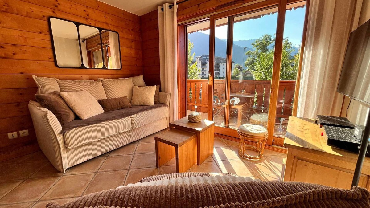 Samoens Apartment | Charming Apartment in Samoëns Center with Balcony and Mountain Decor