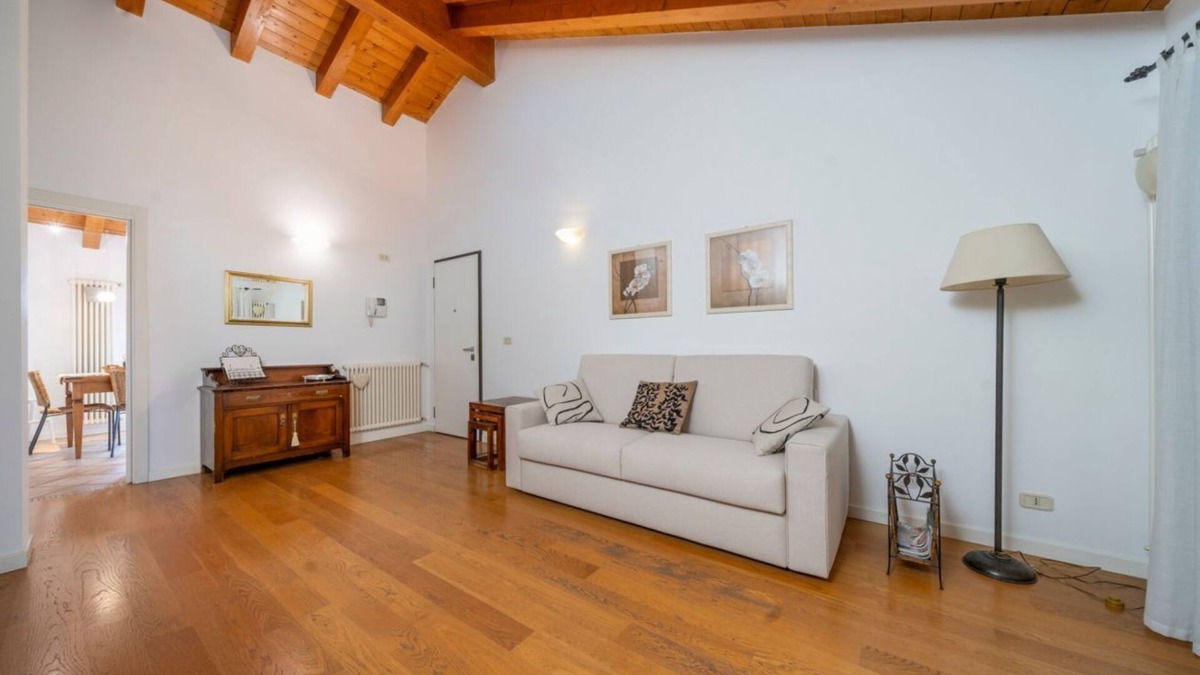 Palmanova Apartment | Charming apartment of about 90 sqm, able to accommodate up to 6 people, located on the second floor of a building without a lift.The property is located within the walls of Palmanova, the famous fortress-city in the shape of a nine-pointed star, declared