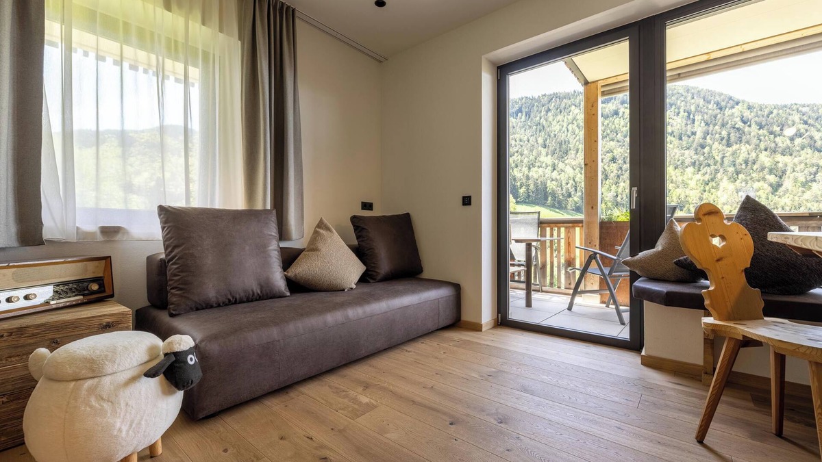 Collepietra Apartment | Charming Apartment “Sonnleiten Sonnenalm” with Mountain View