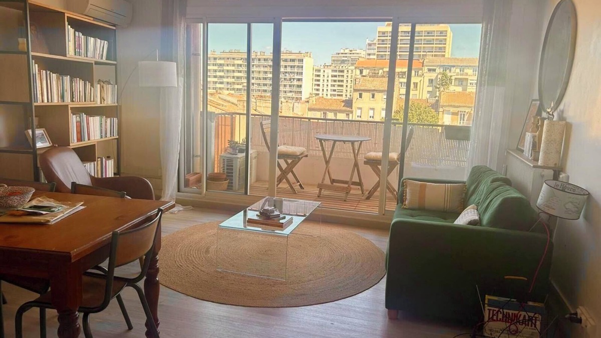 Saint-Lambert Apartment | Charming apartment with balcony St Victor