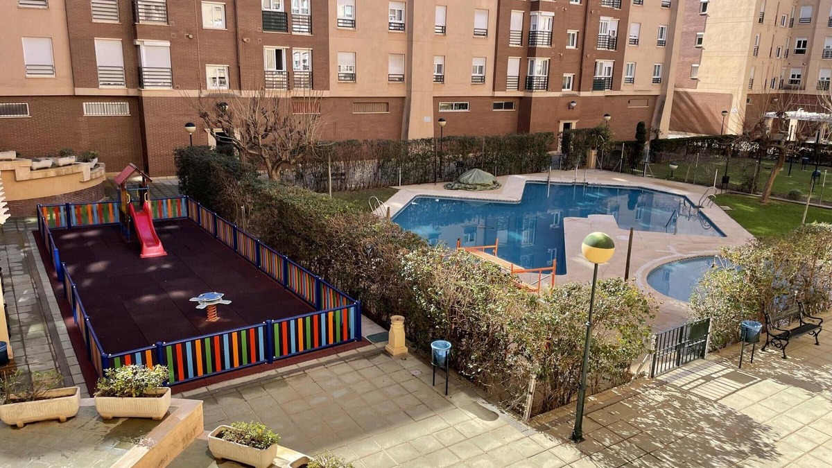 Poniente-Sur Apartment | Charming Apartment with Pool & Garage in Córdoba's Prime Shopping District