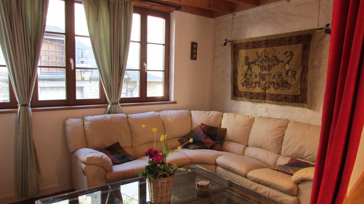 Dinan Apartment | Charming apartment with garden in Medieval Dinan.