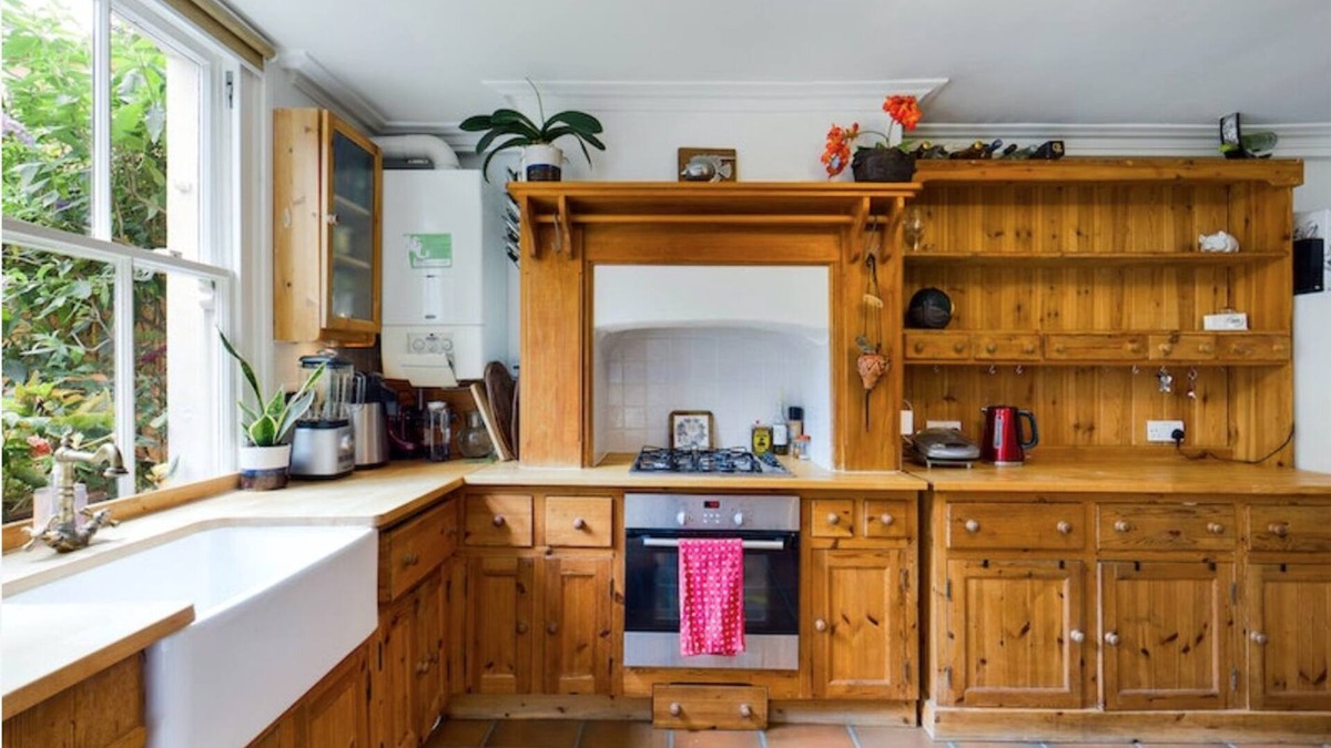 Ferndale Apartment | Charming Apartment with Private Patio & Oak Finishes near Clapham Station