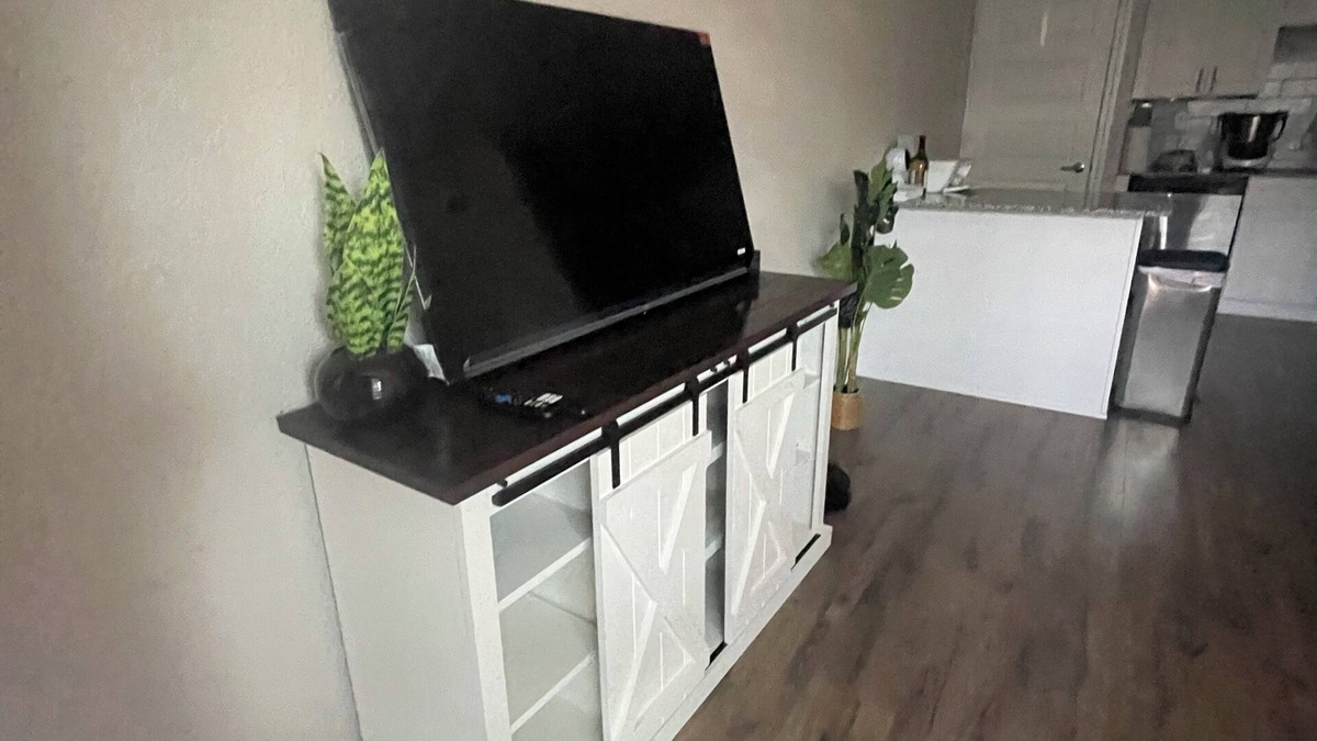 George Bush Park/Eldridge House | Charming apartment with AC, laundry and fitness equipment in wonderful Houston