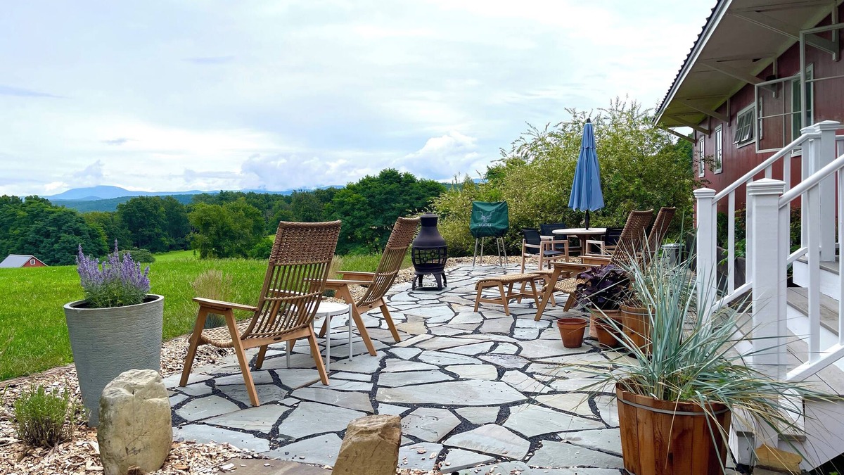 Cambridge Apartment | Charming Apt, Mt View, Pickle Ball, "Where the Wild Things Are" Private Retreat