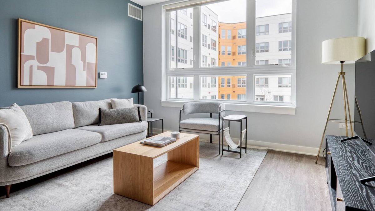 Arlington Heights Apartment | Charming Arlington Heights 2BR w/ W/D, Gym & BBQ, nr Dining, by Blueground