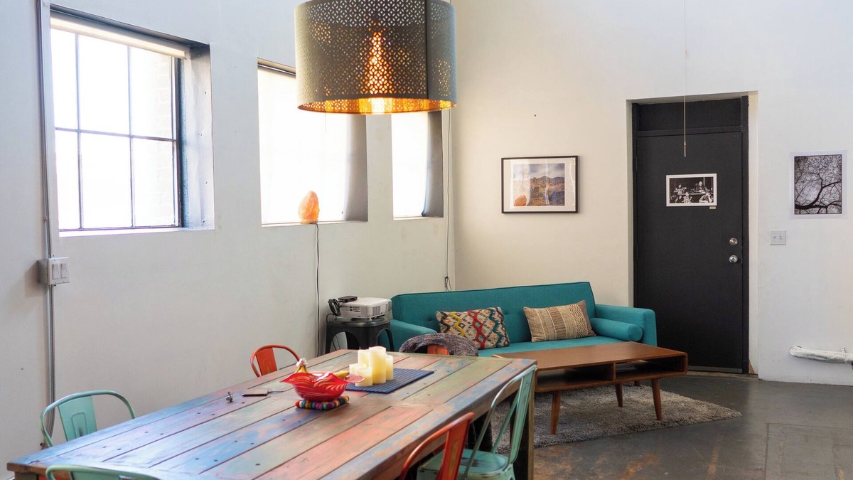 Chinatown Apartment | Charming Artist Loft
