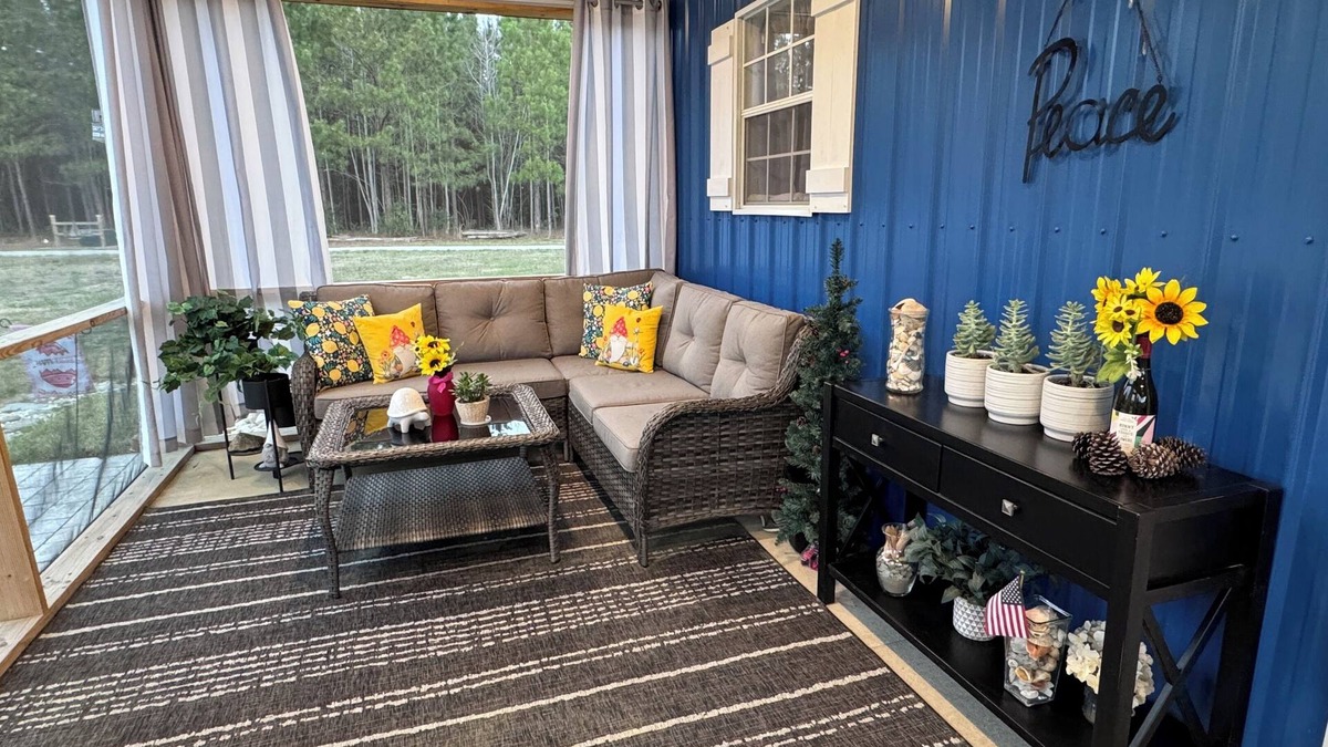 Clarendon House | Charming Barndo on 46 Acres of Peace