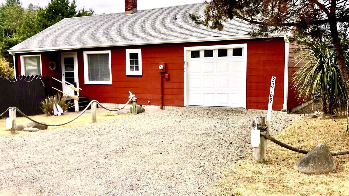 Sunset Beach House | Charming Beachouse Getaway on Historic Sunset Beach