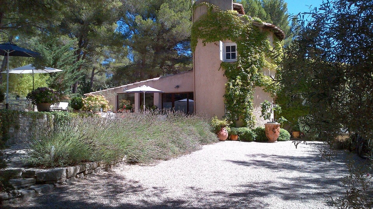 Mouries House | Charming Bed and Breakfast near BAUX de PROVENCE