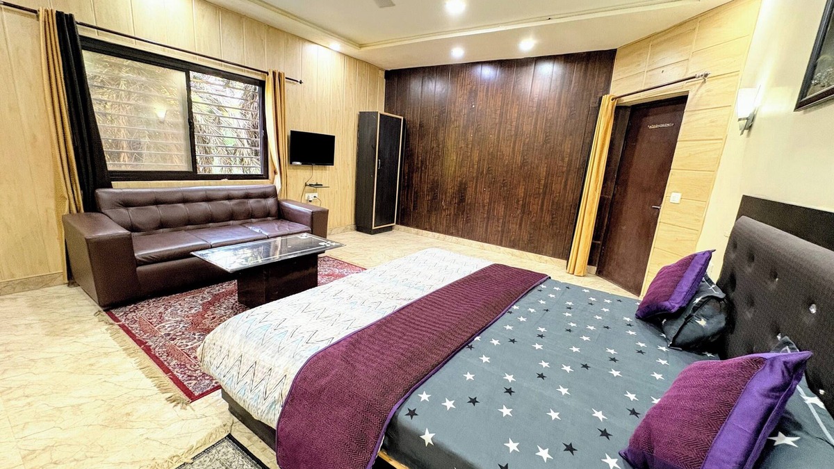 Rakabganj Bed & Breakfast | Charming bed & breakfast in brilliant Agra with WiFi, AC