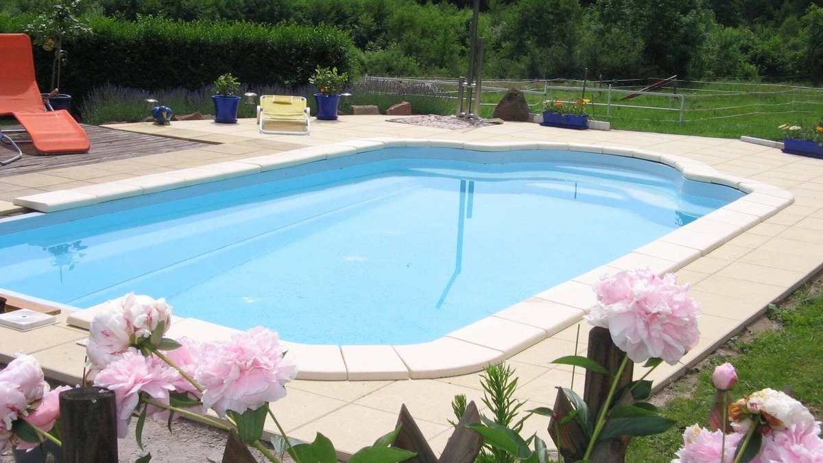 Celles-sur-Plaine Cottage | Charming Blueberry Cottage