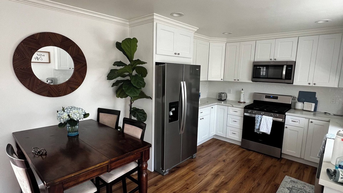 South of Conant House | Charming brand new 2-bedroom house in welcoming Long Beach with AC, WiFi