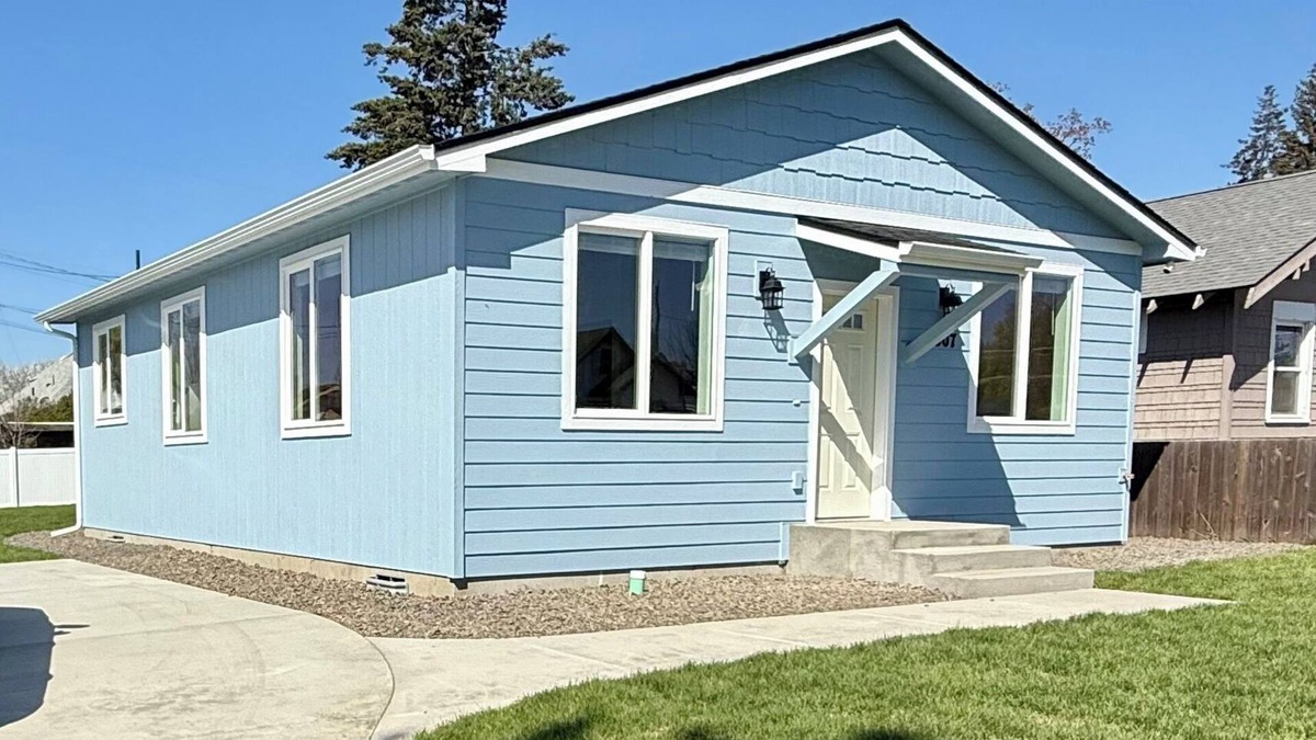 Logan House | Charming Brand New Built House in lively Spokane-Free Parking+AC!