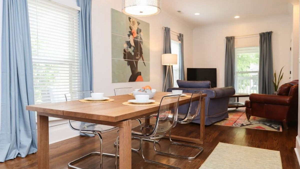 Villa Heights Apartment | Charming bungalow in NoDa near Restaurants, Parks and Breweries