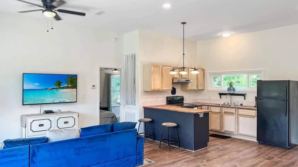 Fairhope House | Charming Bungalow Min From Shopping & Beaches