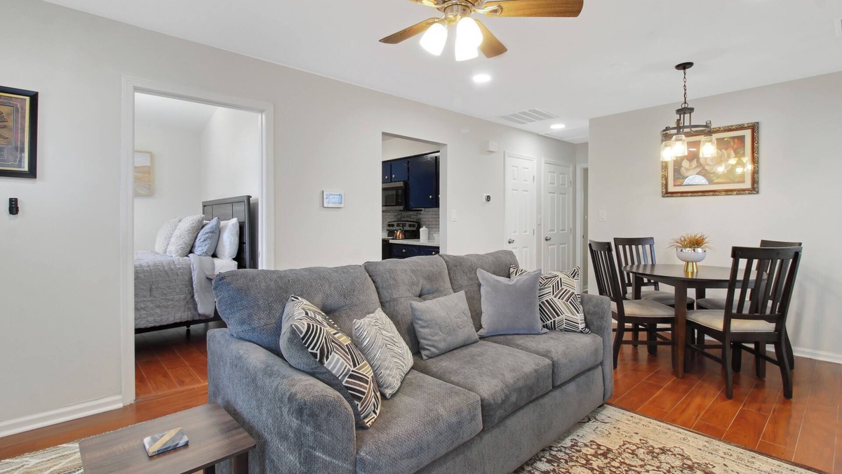 Garden City House | Charming Bungalow Near Downtown Historic Savannah