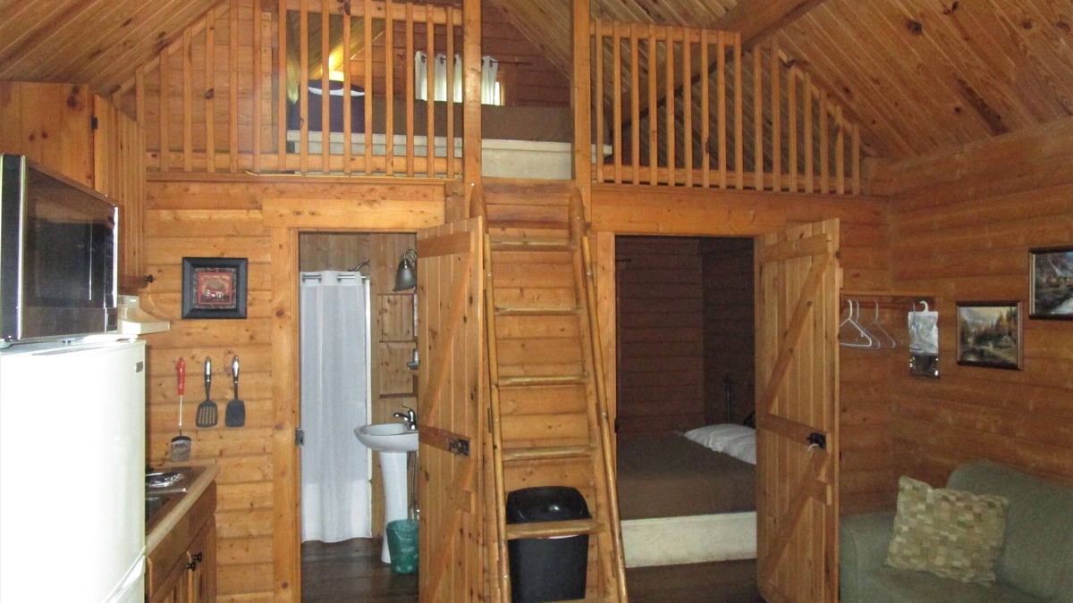 Mayo Cabin | Charming cabin 25 with 1 bedroom and Wi-Fi, fitness room, Pool in fabulous Mayo
