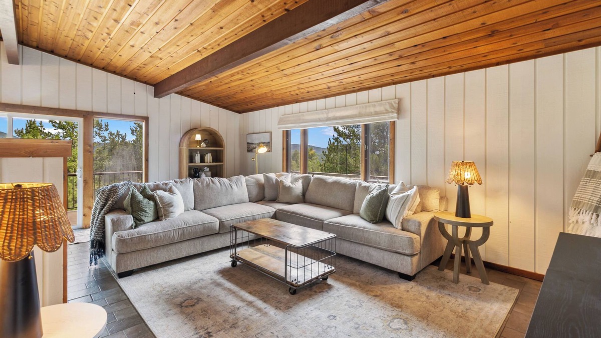 Rainbow Valley Cabin | Charming Cabin, Endless Views