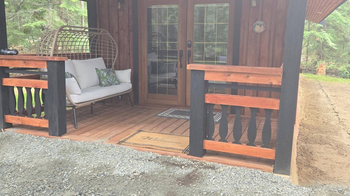 Regional District of Nanaimo Cabin | Charming cabin in outside lovely coombs on 10 acreas veryprivate