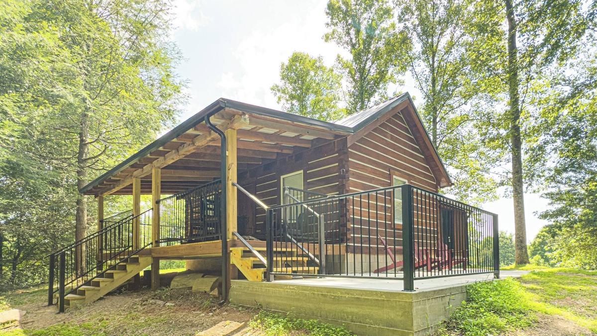 Mt Lookout Cabin | Charming Cabin. Located between New River Gorge and Summersville Lake