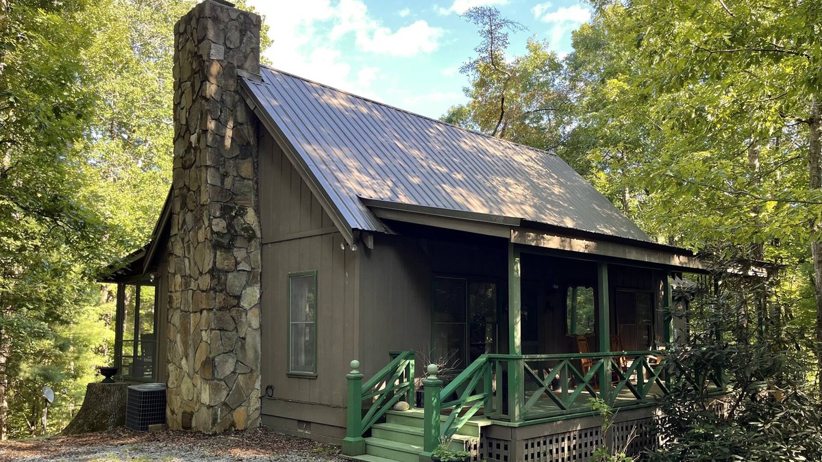 Lakemont Cabin | Charming cabin near Lake Rabun with fire pit + easy access to mountain hikes