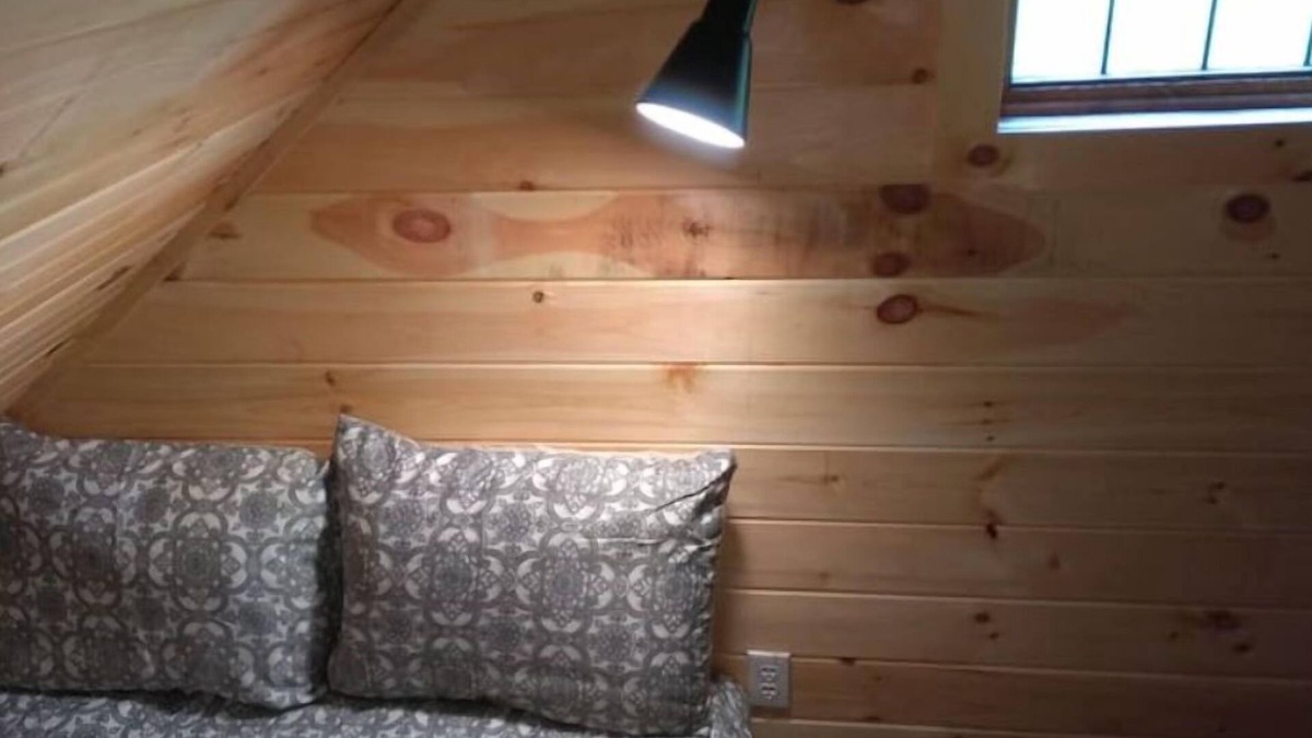Chuckey Cabin | Charming cabin overlooking river Smoky mountains