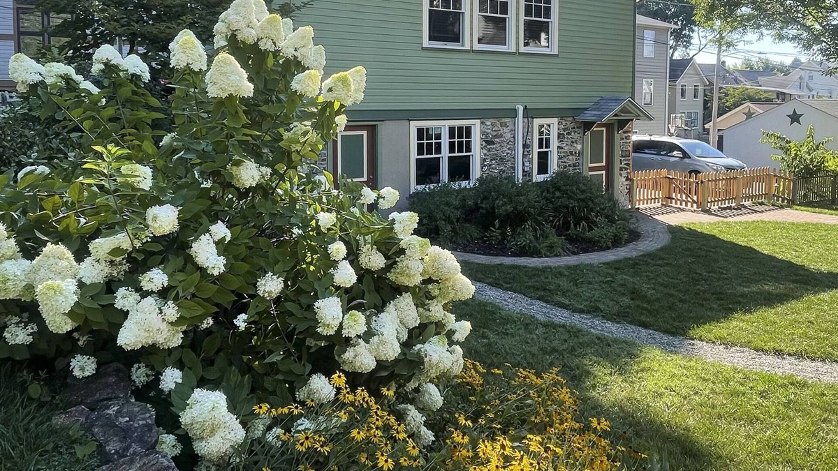 Kennett Square Cottage | Charming Carriage House in the Heart of Kennett