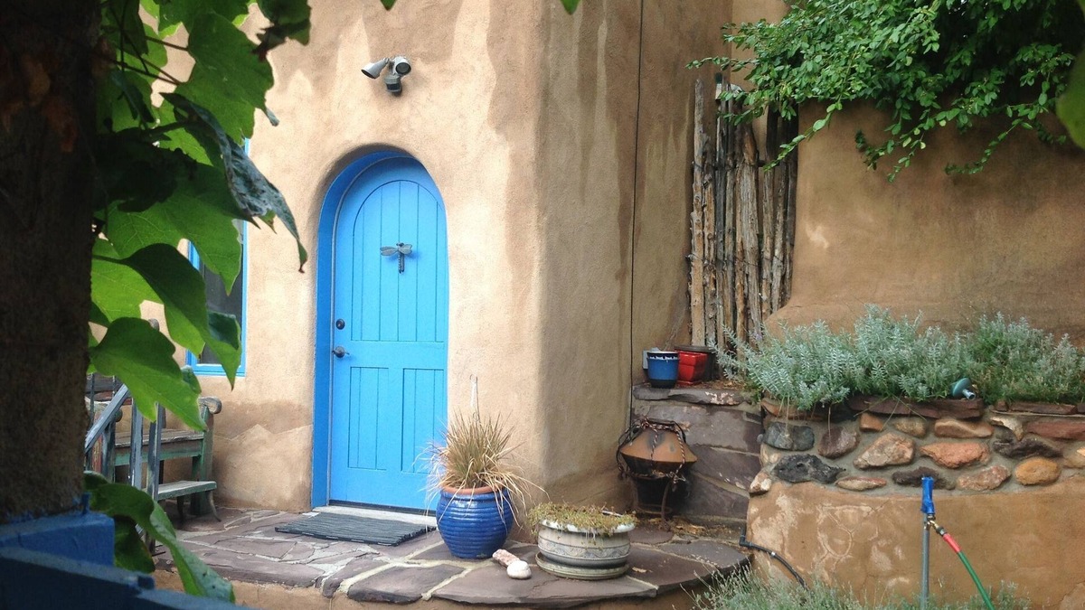 Historic Eastside House | Charming Casita Establo in Historic Eastside Area
