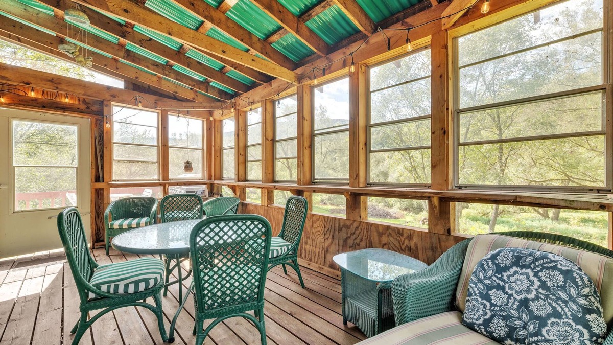 Hobart House | Charming Catskill Mountain Retreat 3 Bedroom Home