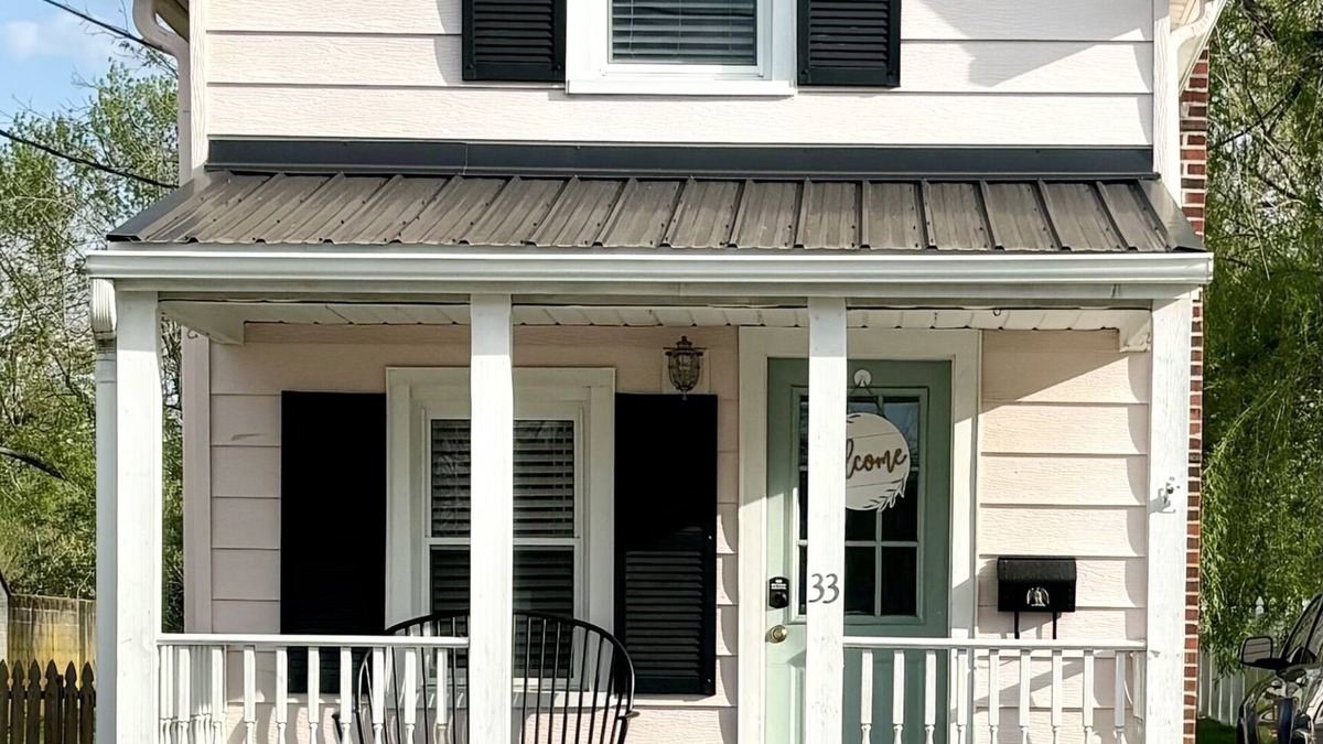 Woodstown Cottage | Charming century-old tiny home in historic town with gym membership included!
