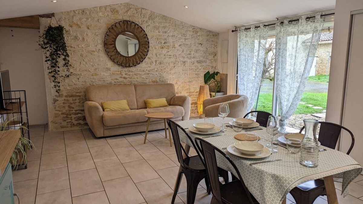 Aunac-sur-Charente Cottage | Charming Charente Home: Heated Pool, Private Garden, and Modern Amenities