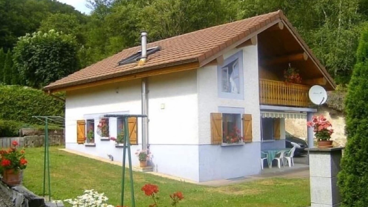 Ferdrupt Cottage | Charming Chalet in Ferdrupt: Ski, Hiking, Private Parking, WiFi
