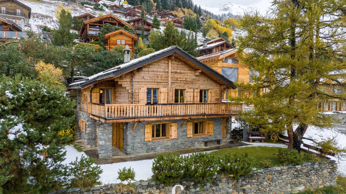 Verbier Ski Chalet | Charming chalet located in Patier, with a south facing terrace offering wonderful views.*Ups