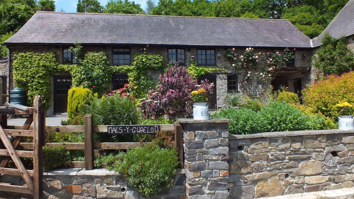 Llandovery Cottage | Charming Character Cottage, Crychan Forest & Brecon Beacons