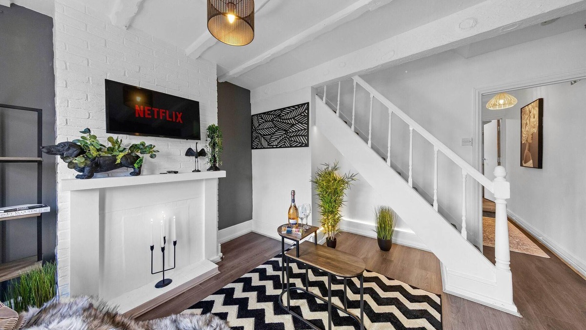 Chatham Apartment | Charming Chatham Apartment with 3 Bedrooms
