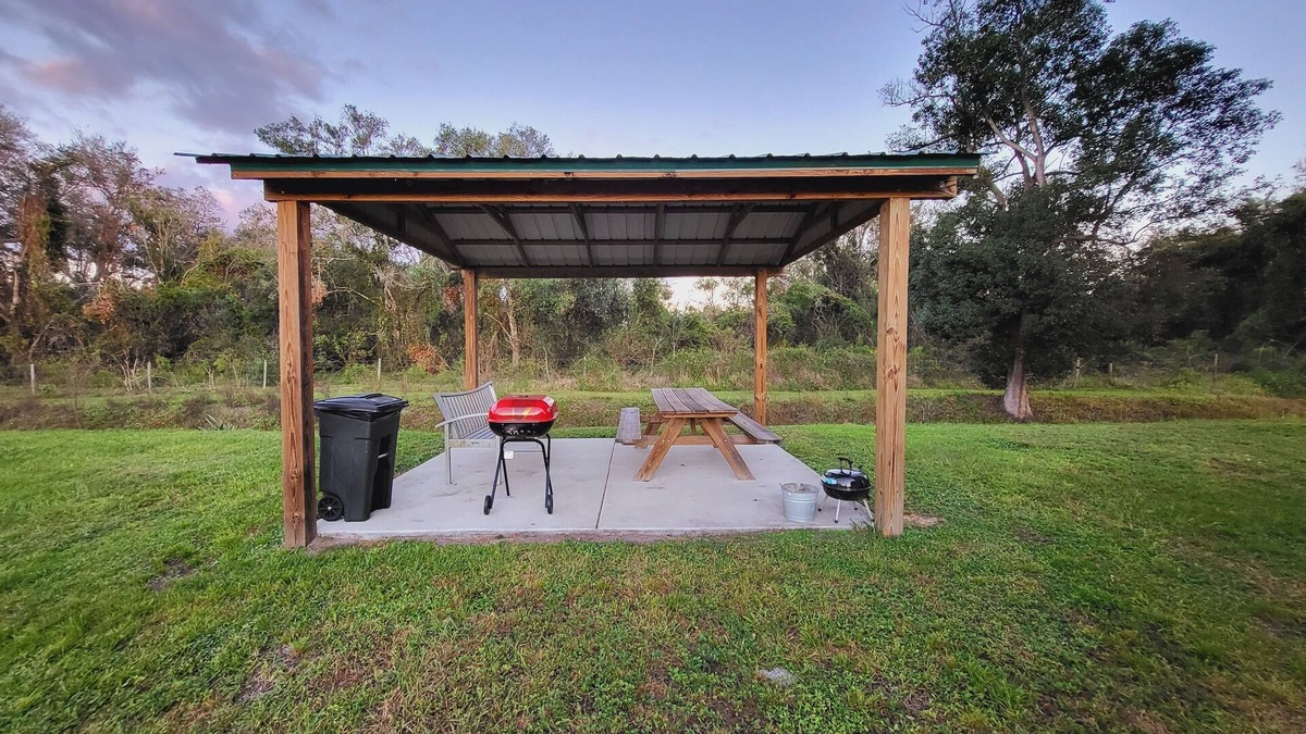 Arcadia House | Charming clean 1-bedroom 1 bath motel with AC and WiFi in Arcadia