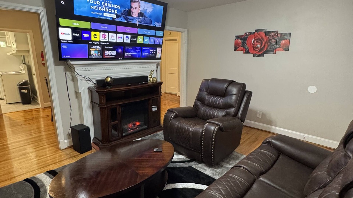 Greensboro House | Charming clean 3 bedroom house, big bedrooms with king beds in Greensboro